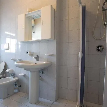 Baia Blu Trilocale Magenta Apartment